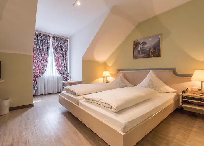 Szálloda Am Schlosspark 4*