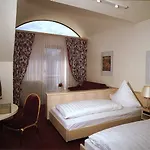 Am Schlosspark ホテル イスマニング
