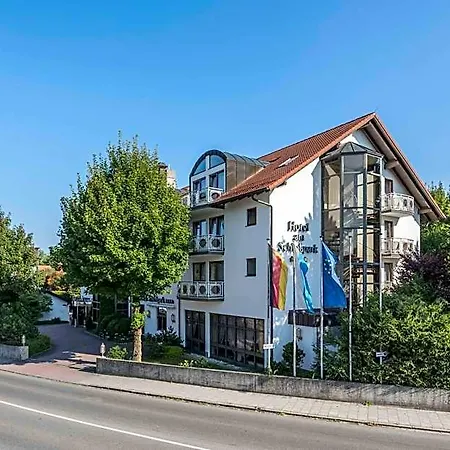 Am Schlosspark 호텔 4*